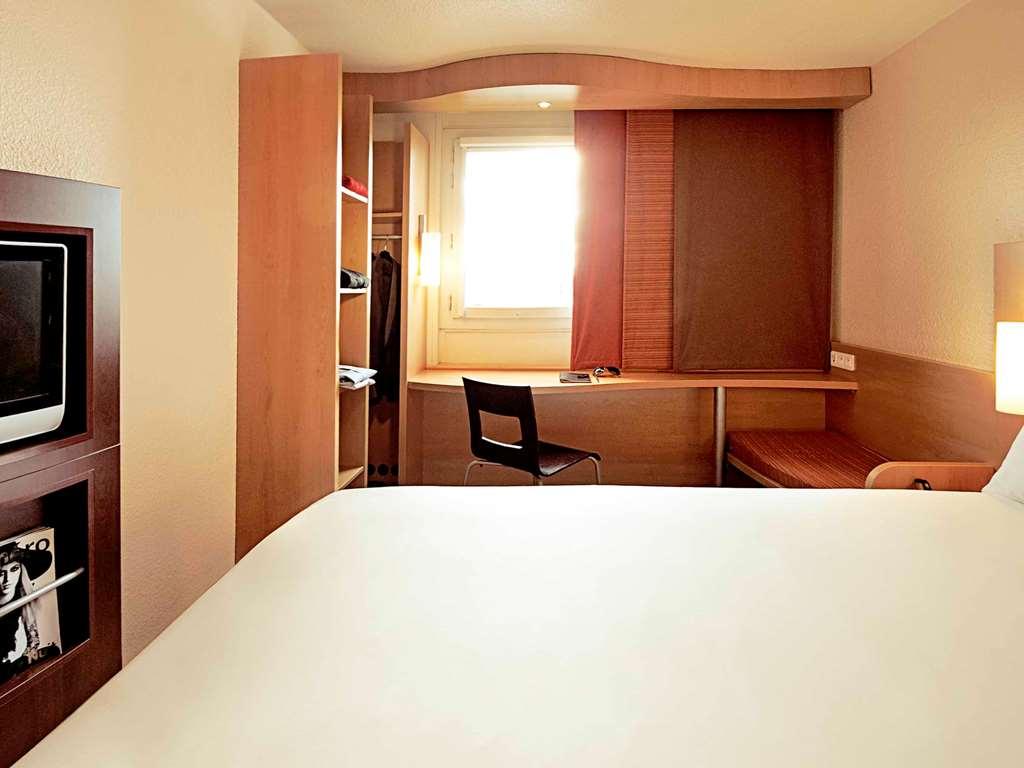 Ibis Pontarlier Hotel Room photo